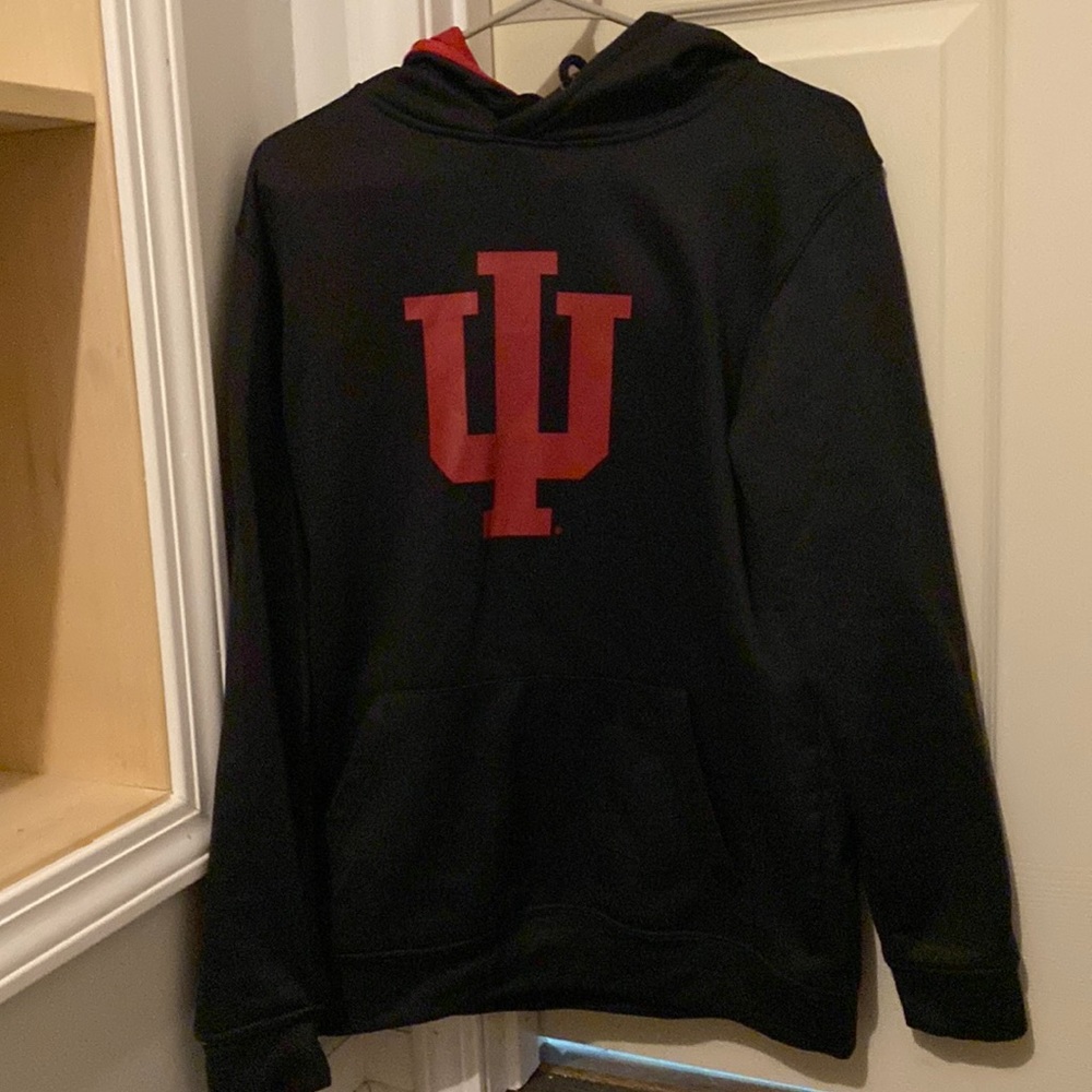 Men’s M IU hoodie